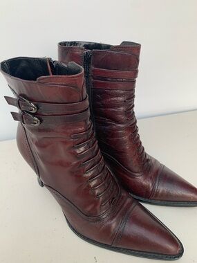 Ladies Via Spiga Italy Burgundy Leather Pointed Ankle Boots 7